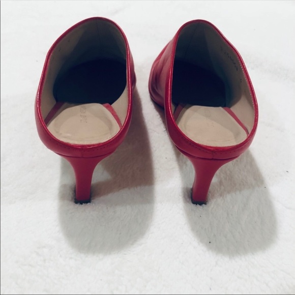 STUART WEITZMAN MIRA MULE - Picture 3 of 11